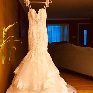 Beautiful Wedding Dress (NEW)